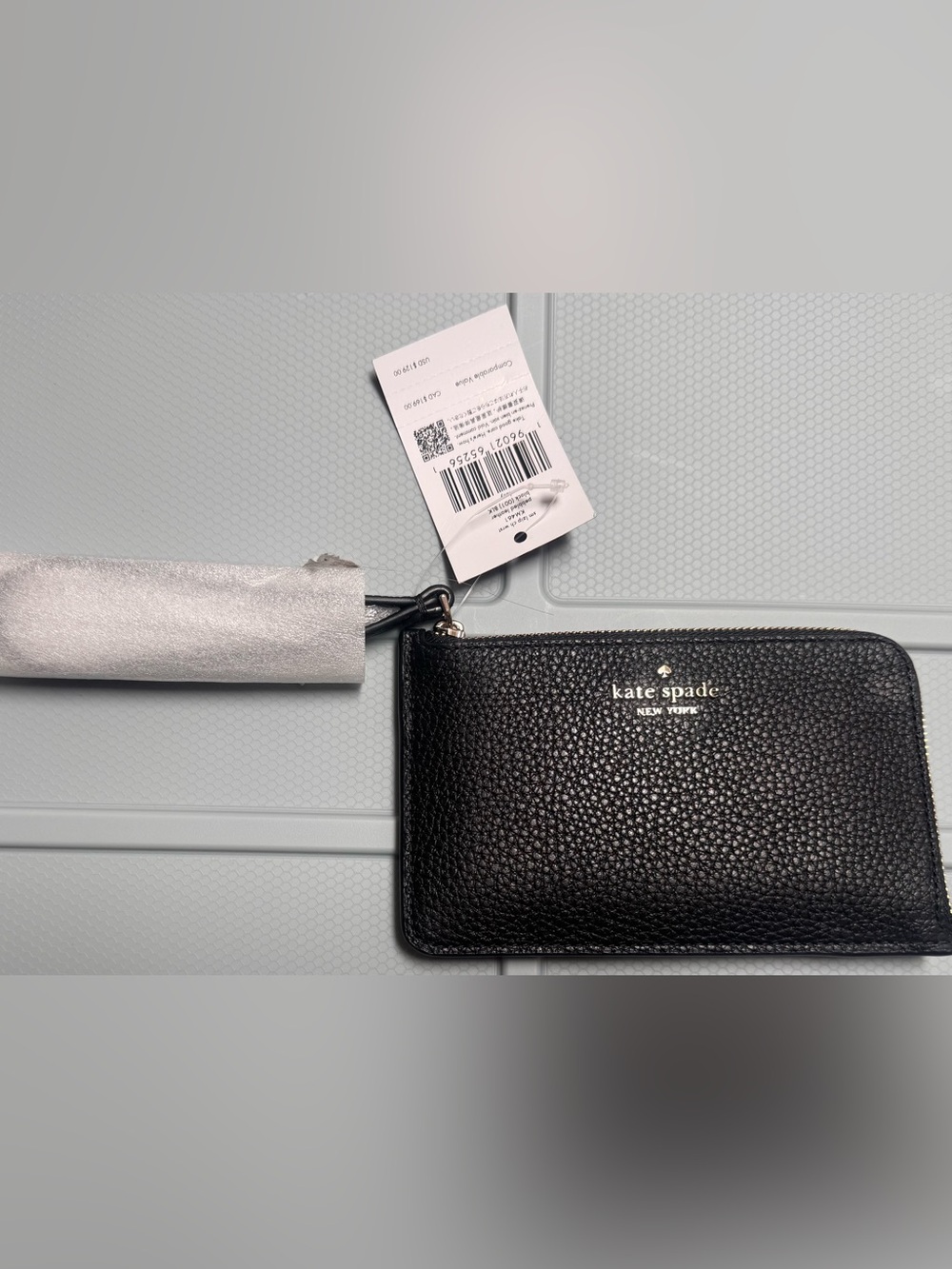 Kate Spade Lucy wallet in Pebbled black leather NWT